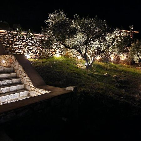 Focalion Castle Luxury Suites Pírgos Dhiroú Екстериор снимка