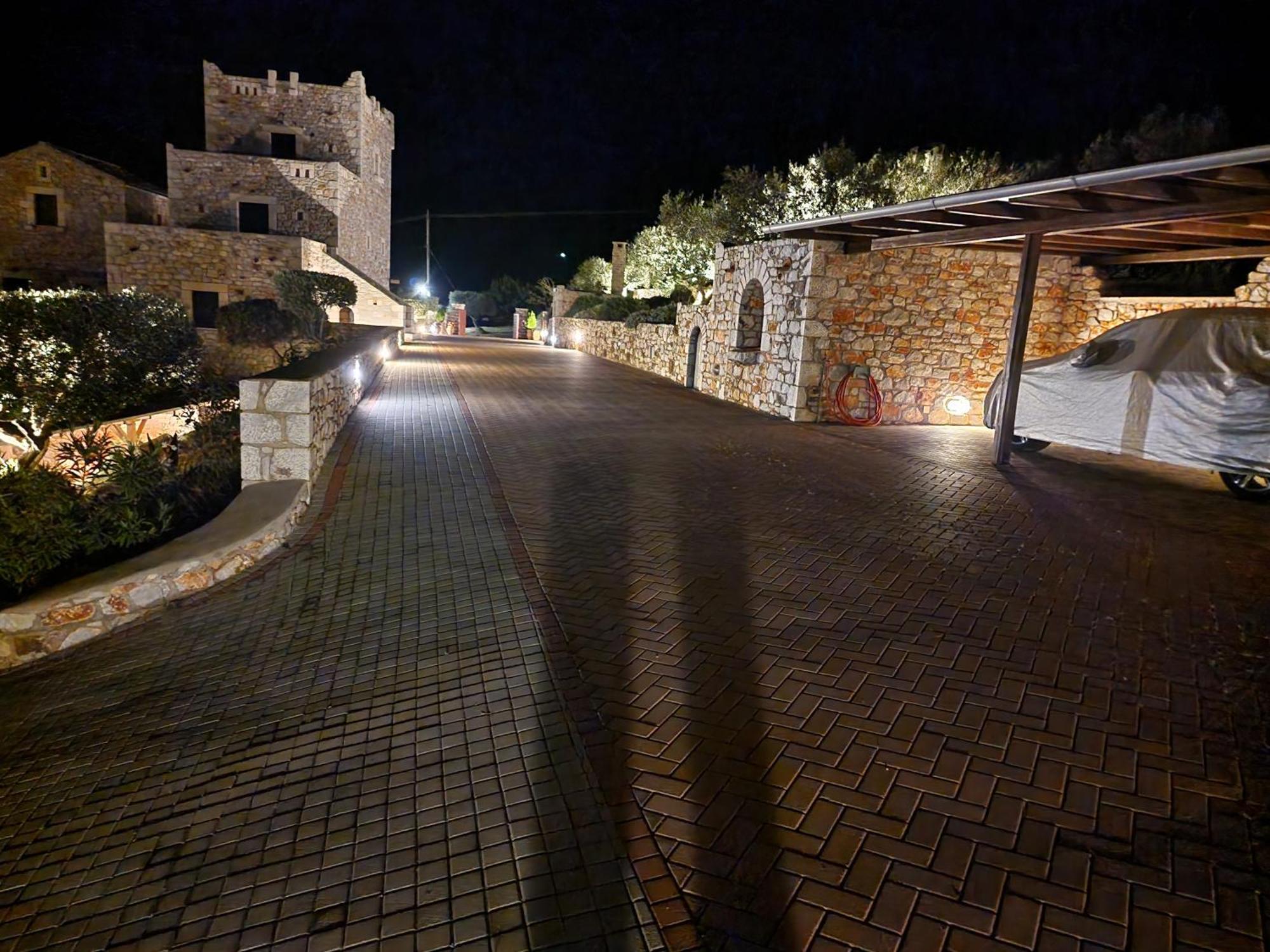 Focalion Castle Luxury Suites Pírgos Dhiroú Екстериор снимка