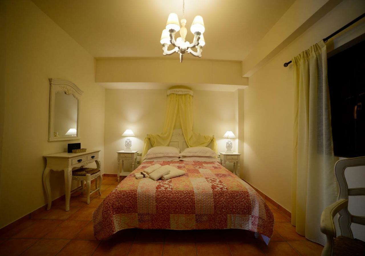 Focalion Castle Luxury Suites Pírgos Dhiroú Екстериор снимка
