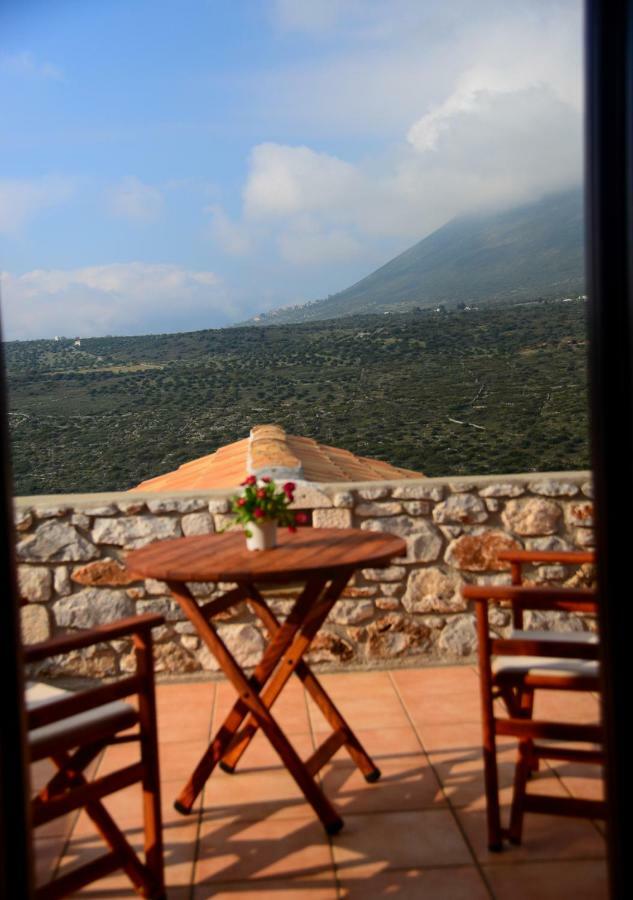 Focalion Castle Luxury Suites Pírgos Dhiroú Екстериор снимка