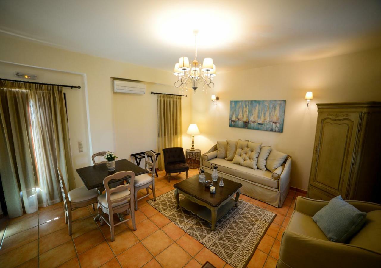 Focalion Castle Luxury Suites Pírgos Dhiroú Екстериор снимка