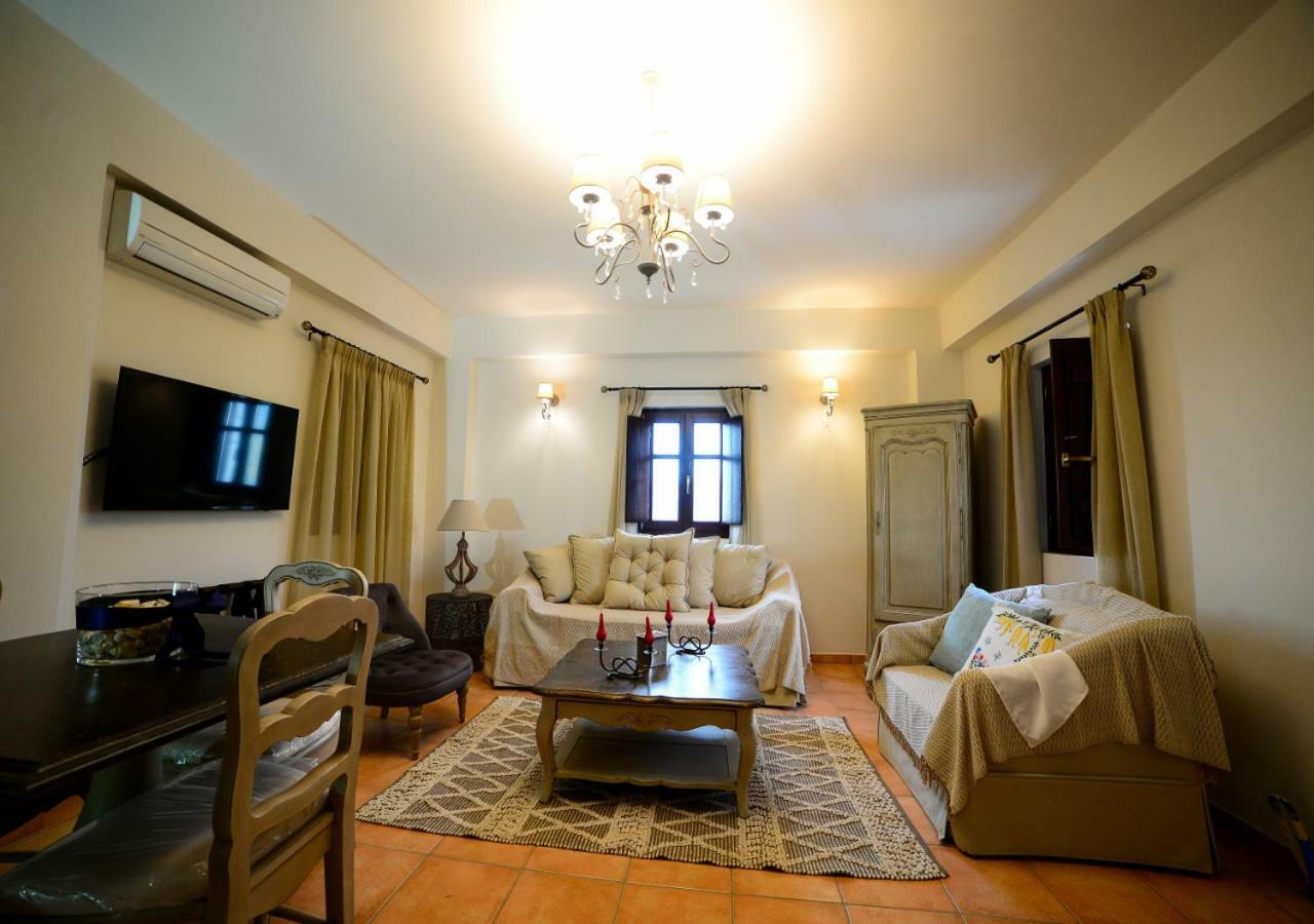 Focalion Castle Luxury Suites Pírgos Dhiroú Екстериор снимка